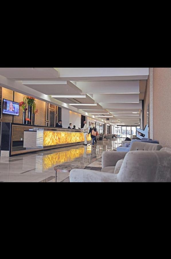 The Comfort Airb&b - Floor Luxury 1 Bedroom With Views Apartment