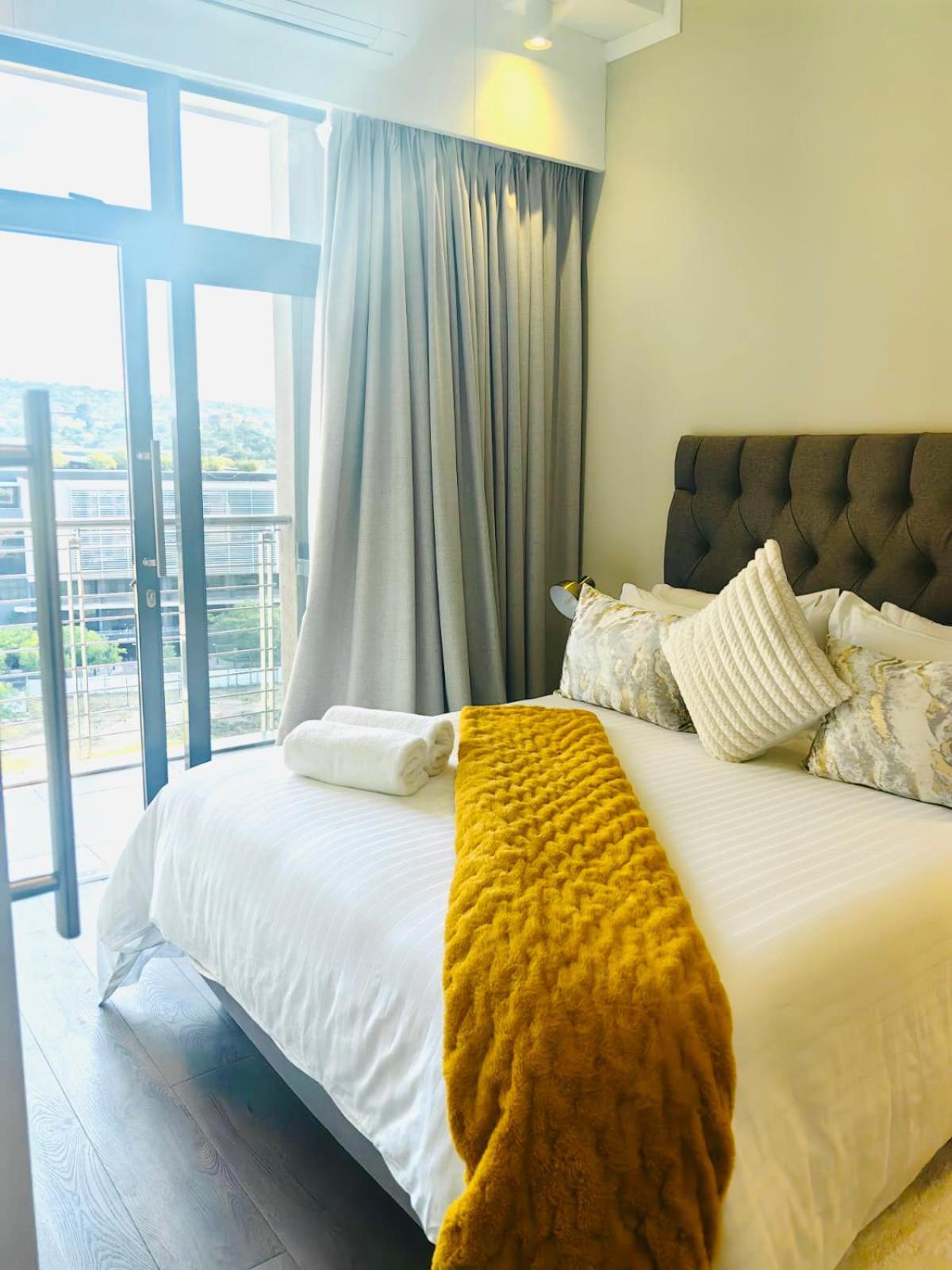 The Comfort Airb&b - Floor Luxury 1 Bedroom With Views Apartment *